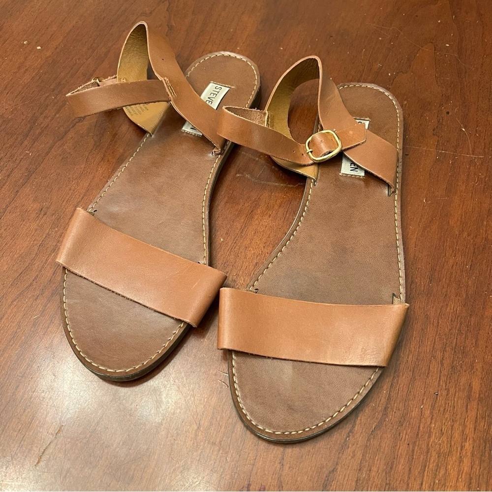 Women’s Steve Madden brown strap sandals size 9